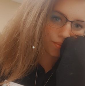 Meet your Posher, Felicity